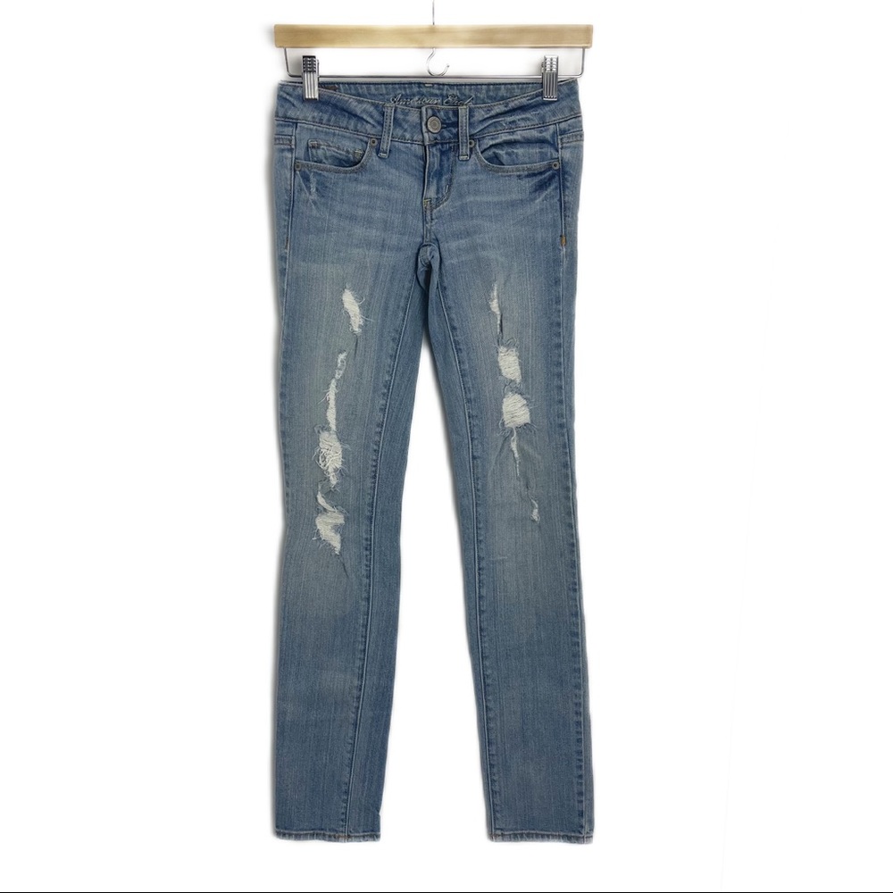 AMERICAN EAGLE Skinny Distressed Low Rise Light Wash Denim Jeans Size 00